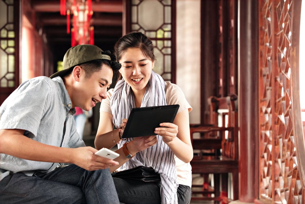 Two students participating in QWA's 5G Certification program online